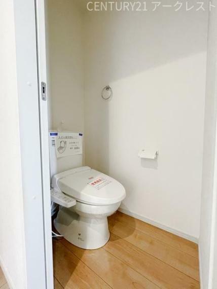 トイレ 1階の温水洗浄便座付トイレ