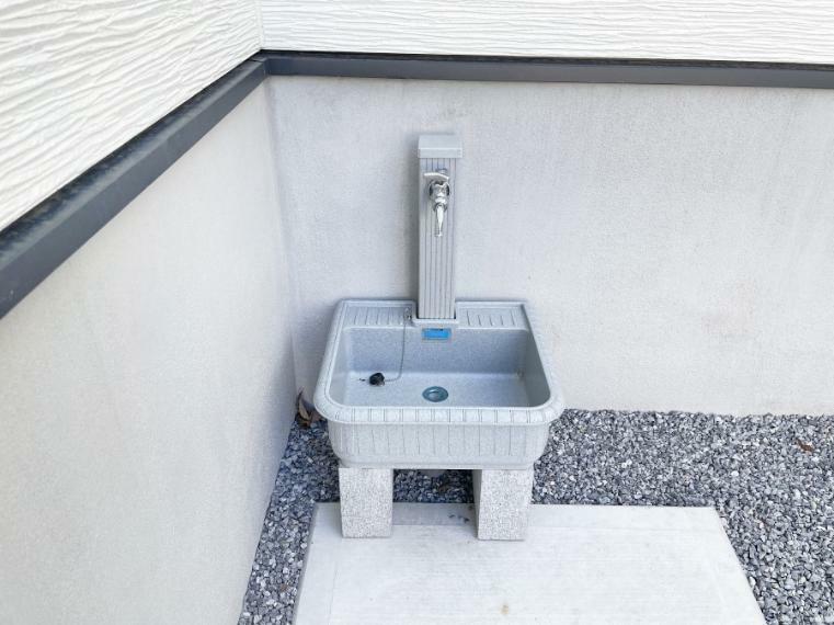 現況写真 洗車にもお庭のお手入れにも便利な外水栓