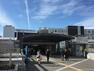 JR東海道線「戸塚」駅（JR東海道線・横須賀線・湘南新宿ライン・ブルーラインの4路線乗り入れのビッグターミナル。品川へ乗り換え無しで約27分。都心や海方面のアクセスも良好な便利な駅です。）