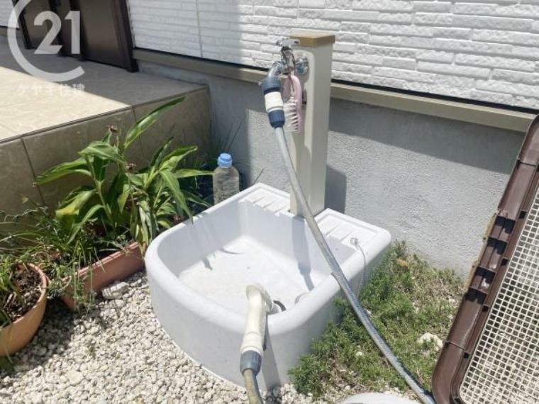 庭 立水栓があるので洗車など多彩に使えます。
