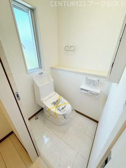 トイレ 2階の温水洗浄便座付トイレ