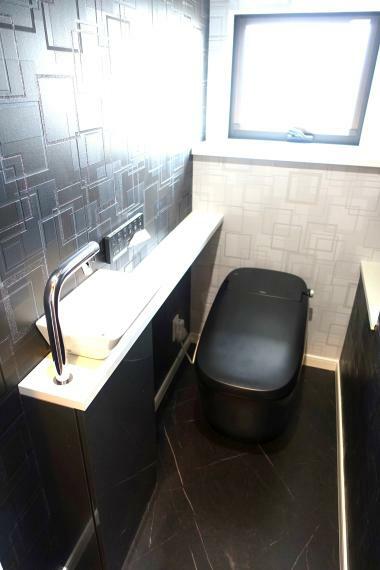 弊社施工例 18号地モデルハウス・トイレ  お掃除しやすいタンクレストイレ