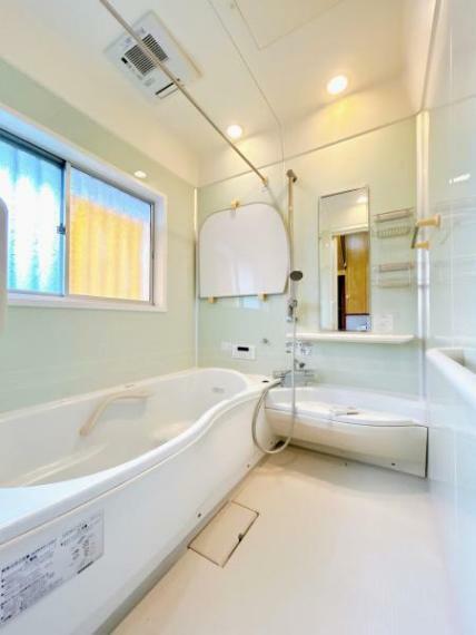 浴室 【リフォーム前写真〔浴室〕】ユニットバスは元よりキレイなのでクリーニングを致します。