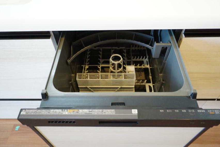 キッチン 家事の時短につながる食洗機付き。