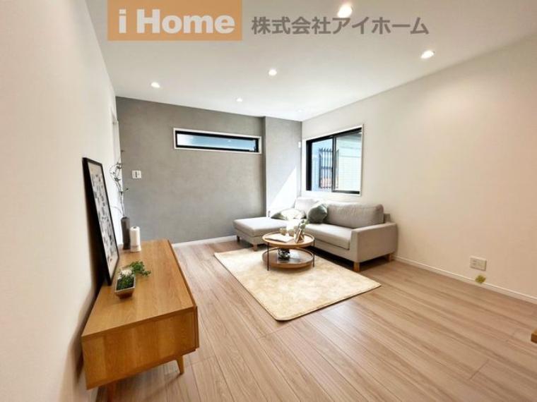 横スリット窓を設けることで光を取り込みやすく、部屋の奥まで明るさを確保することが可能です。