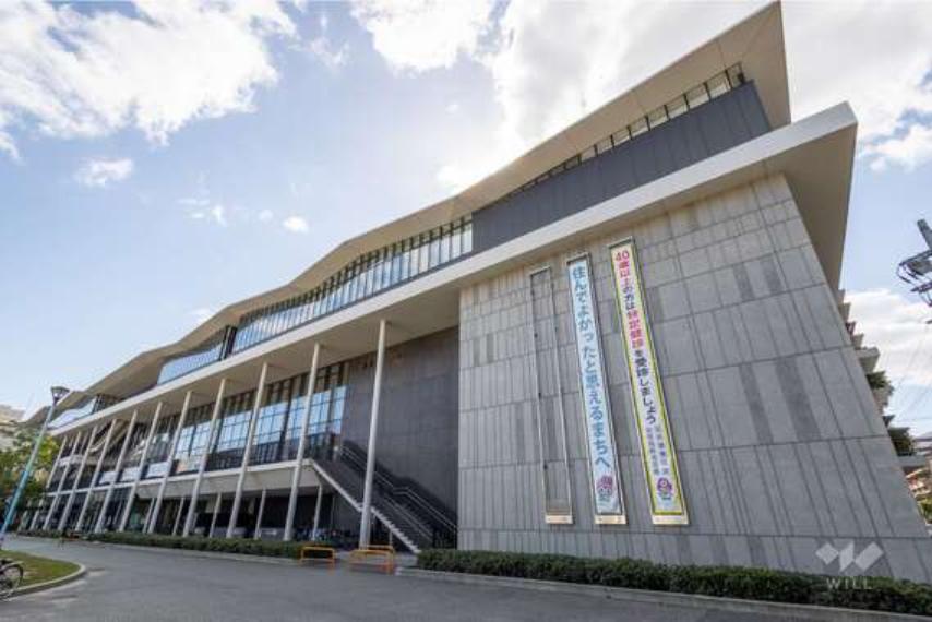 役所 城東区役所の外観