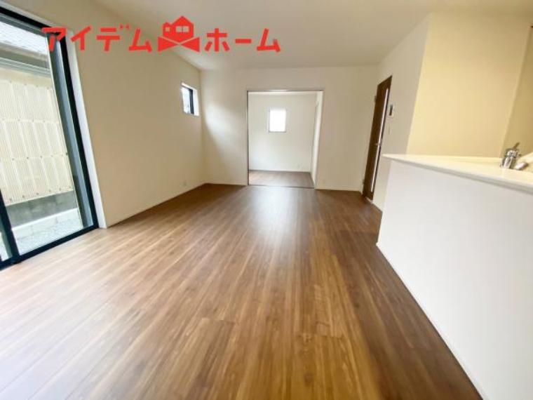 リビング<BR/>南向きのため明るい陽射しが射し込みます