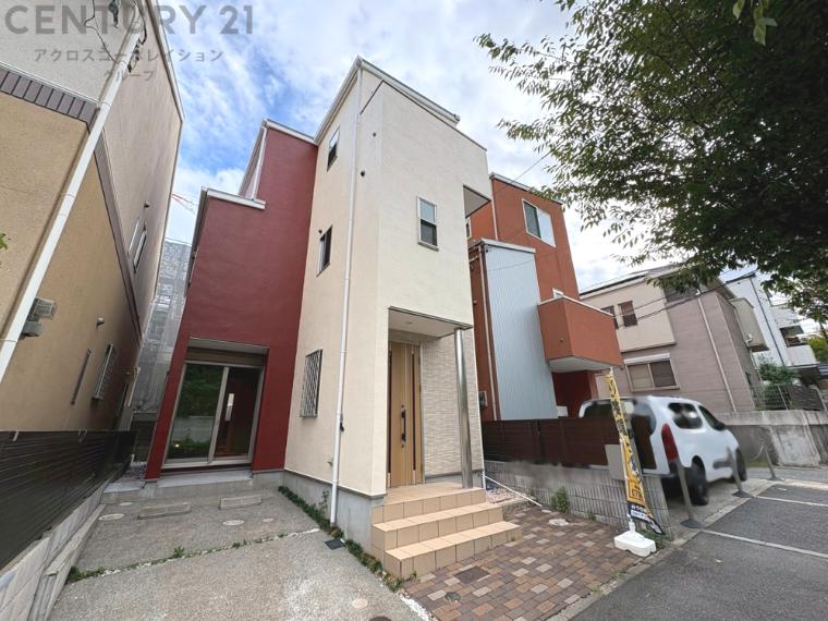 送料無料　希少　不動産は、中古一戸建てが絶対にお得で　不動産投資　戸建て購入 Amazon.co.jp: 不動産は、中古一戸建てが絶対にお得です : 高橋