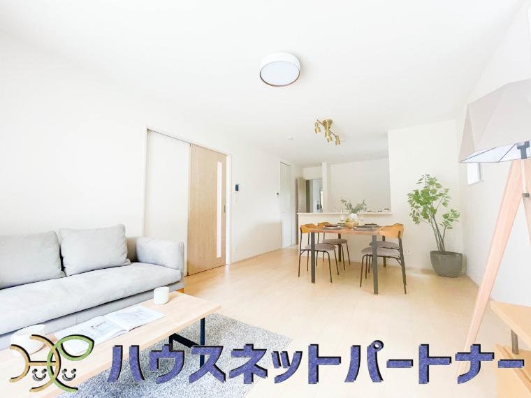 うららかな陽射しがどのお部屋にも降り注ぎますように、快適さを追求した間取設計。得難い立地環境での生活を恵みの豊かな永住の地へと変えてくれます。