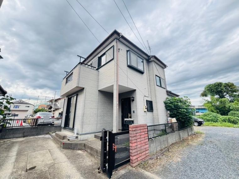 送料無料　希少　不動産は、中古一戸建てが絶対にお得で　不動産投資　戸建て購入 Amazon.co.jp: 不動産は、中古一戸建てが絶対にお得です : 高橋