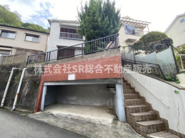 送料無料　希少　不動産は、中古一戸建てが絶対にお得で　不動産投資　戸建て購入 Amazon.co.jp: 不動産は、中古一戸建てが絶対にお得です : 高橋