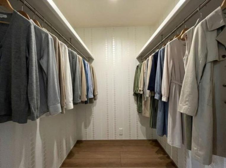 ウォークインクローゼットのある住まいで<BR/>収納上手な生活を実現！