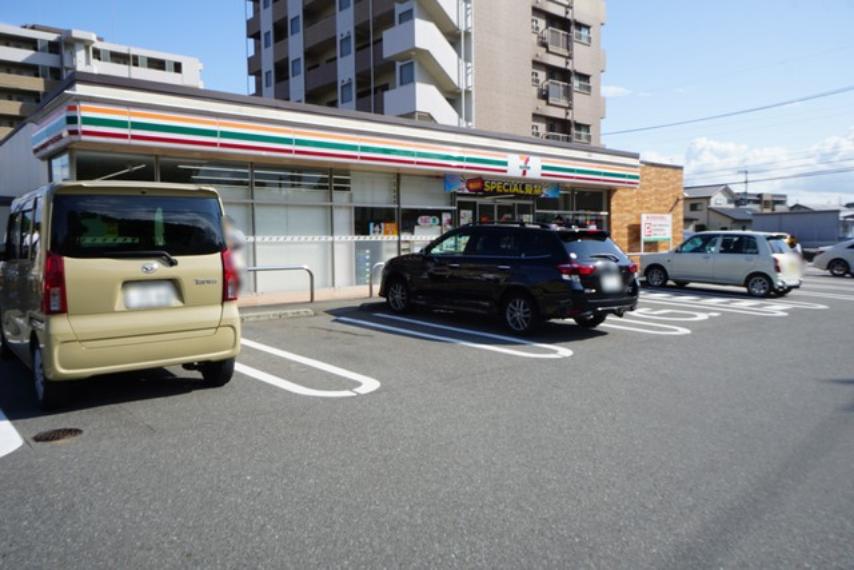 セブンイレブン　筑紫野筑紫店（約1,146m・徒歩15分）