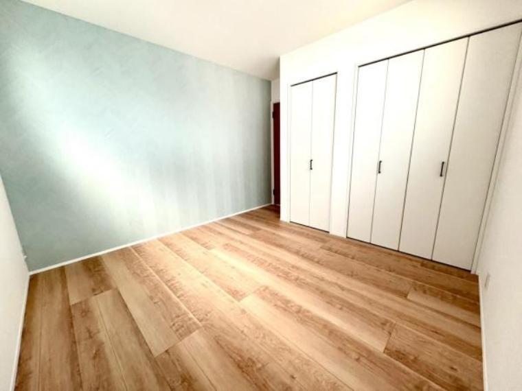 広々開放的な洋室。寝室にいかがですか?