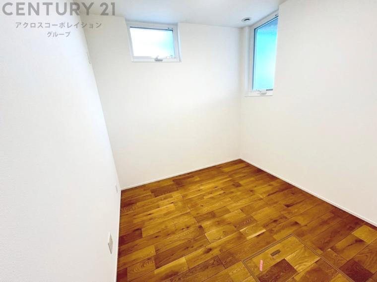 創造性や成長を促す遊びの空間を提供。学習や趣味に集中できる環境を整えます。個別のプライベートスペースは自己表現と自立心を育み、心地よい睡眠環境を整えリラックスできる場所を提供。