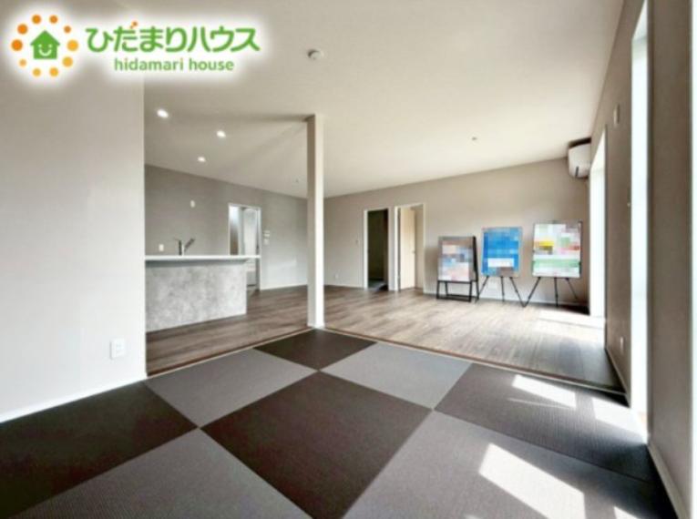 リビングと隣り合わせにあるお部屋！ゆったりくつろげるスペース