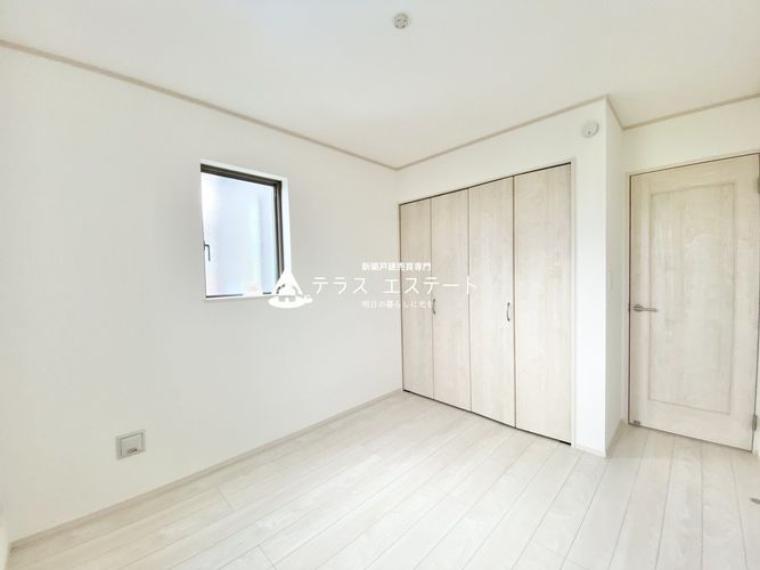 ■■子供部屋■■フローリングでお掃除しやすいです。※写真は同一タイプまたは同一仕様。