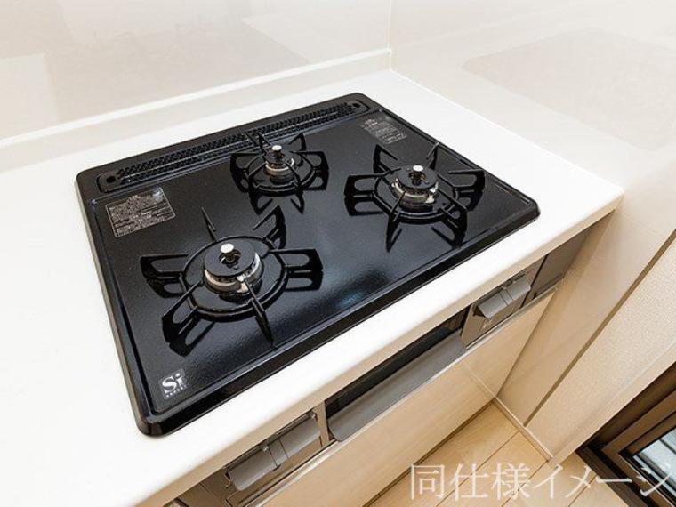 \同仕様写真/ビルトインコンロでお手入れラクラク。吹きこぼれのお掃除もらくらくです。