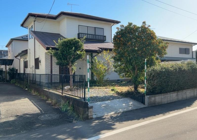 隣家の土地はどうなっているのか、生活利便施設が近くにあるのか、学校まで近いかなど、お客様のライフスタイルにあわせたイメージが重要です。また、近くにあると困る施設が近くにないかも確認するといいでしょう。