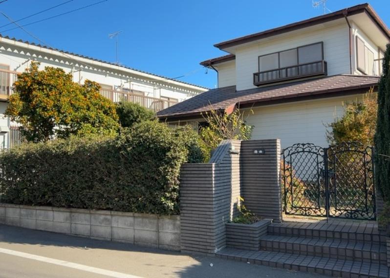 土地を買う際、住む地域の自治体や福祉の補助制度にも注目してみましょう。子供や老人の医療補助やゴミ出しのルールなど、自治体によってルールに大きな違いがあるため、暮らしやすい土地で判断するとよいでしょう。