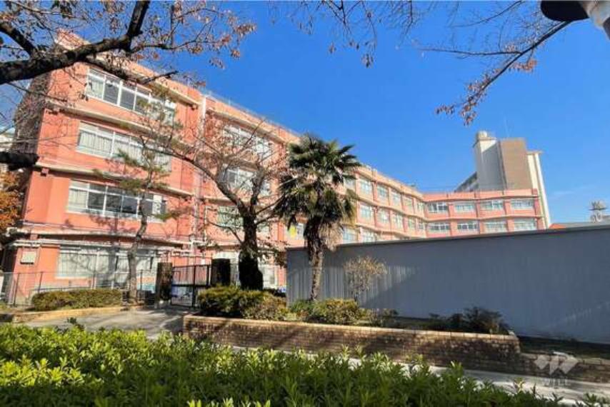 滝野川もみじ小学校［公立］の外観（約197m）