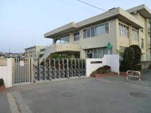 【小学校】依知南小学校まで1359m（約1,359m）