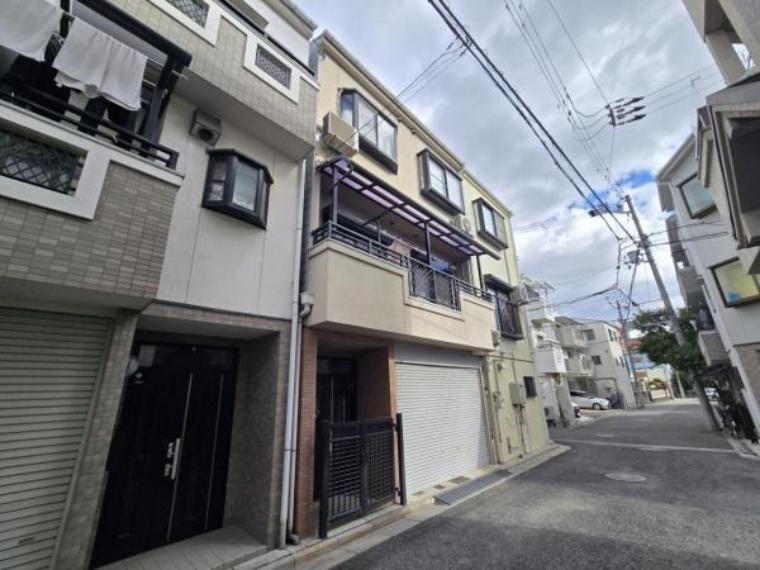 周りには高い建物がなく、空が広く感じられる立地！
