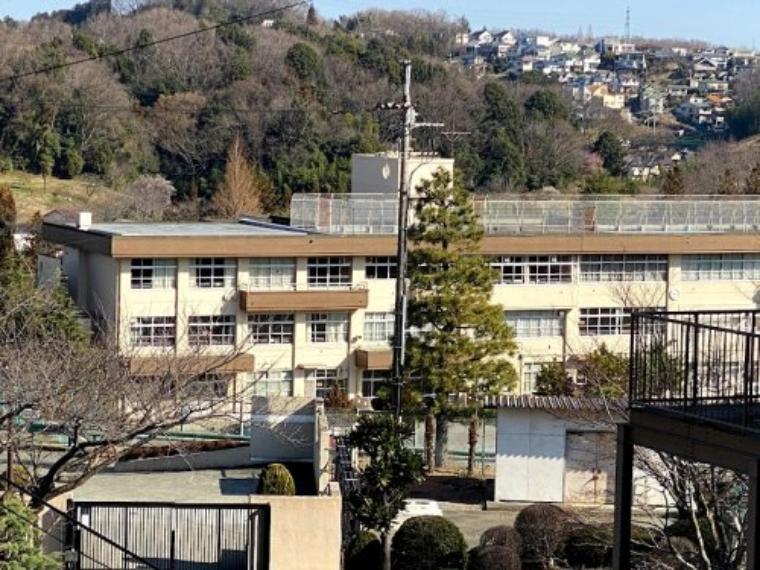 【小学校】中山小学校まで325m（約325m）