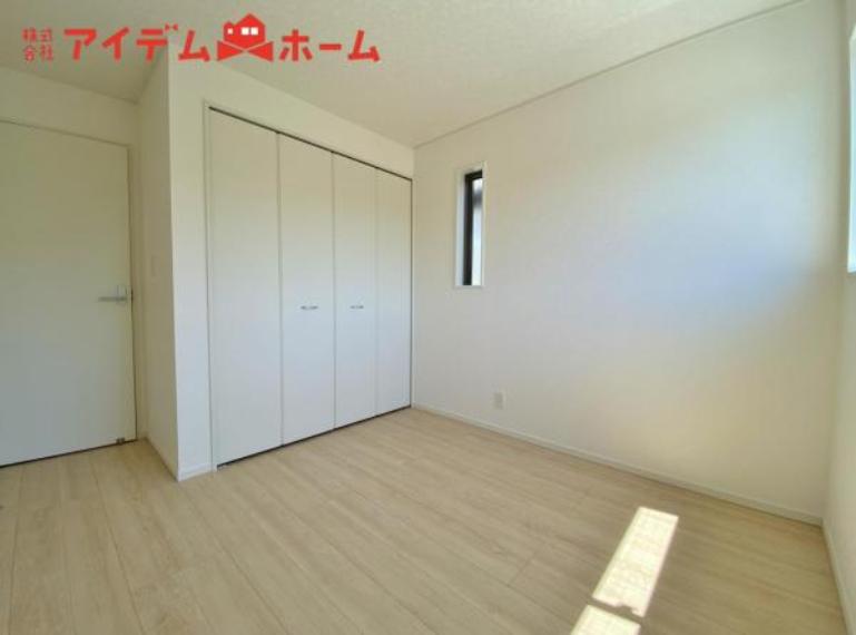 各居室に収納付きです。<BR/>居室空間をより広々と使えます！