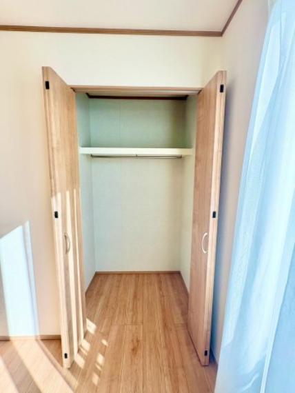収納付きで、お部屋がすっきり片付きます。