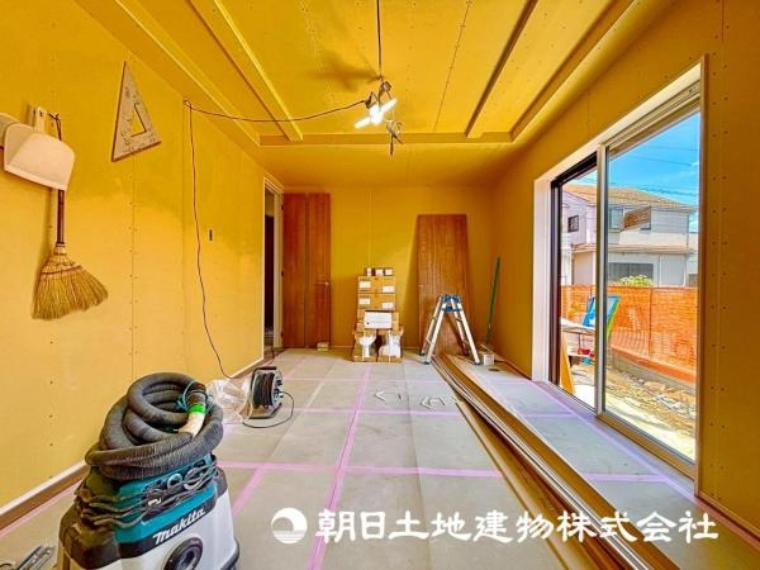 形の綺麗なリビングはお好きな家具を配置しても、まだまだ余裕がありそうです。