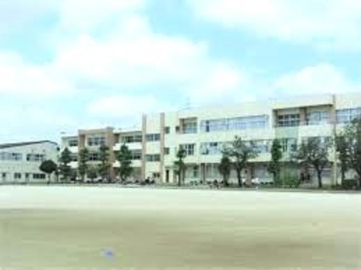 船橋市立御滝中学校（約1,850m）