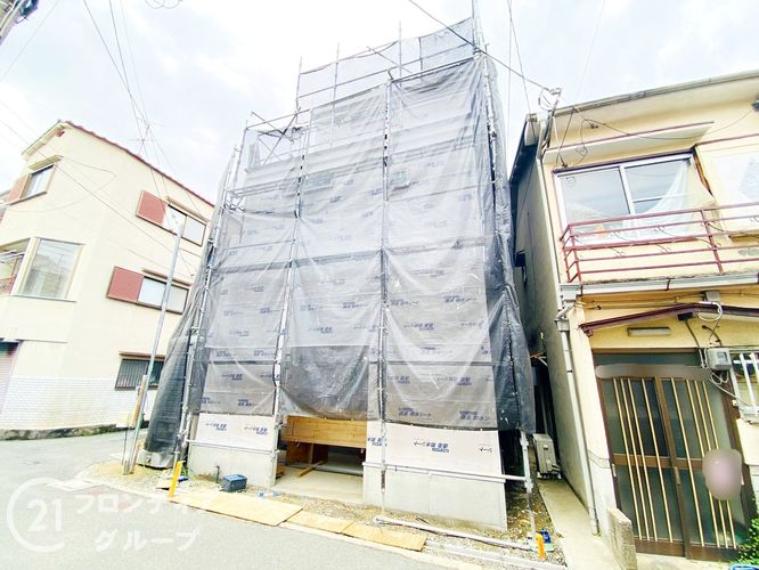 雨風にも安心なビルトインガレージ付きです。