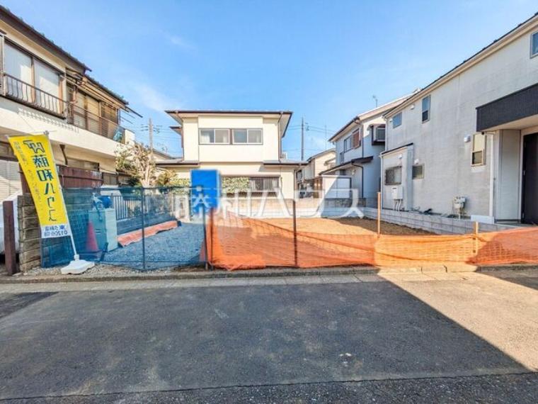 現地写真【東久留米市南町4丁目】 見学はしたいけど、なかなか時間が取れない・・・そんな方に出勤前や仕事終わりにマイホームを見学できるサポートをいたします。