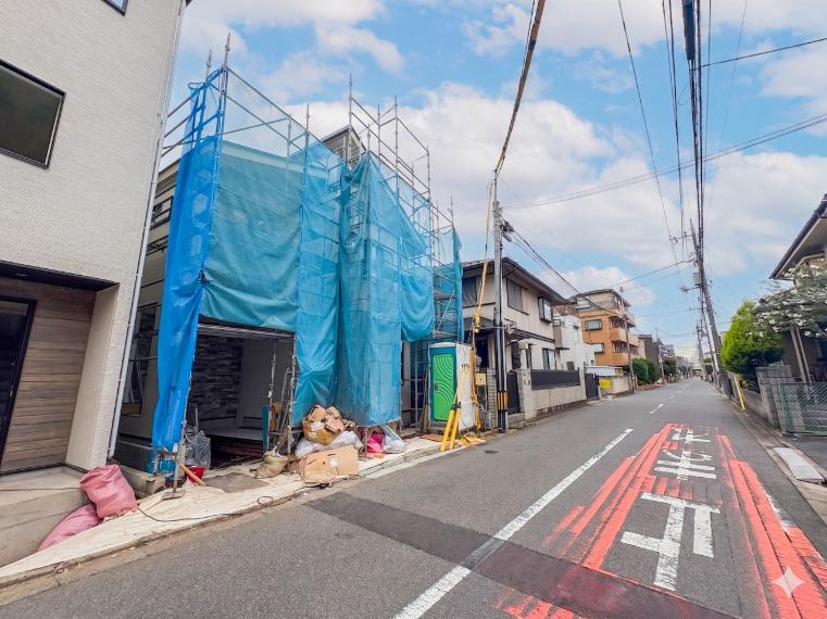 【外観】家族の温かさと陽光の暖かさ、楽しい毎日と明るい未来を予感させる「空間が織り成すひとつ先の住み心地」を演出します。