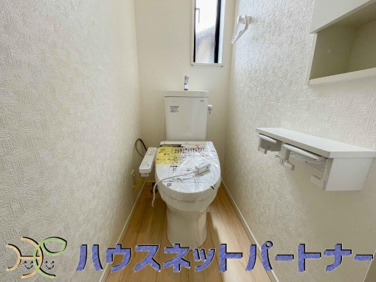 温水暖房便座。冷たい便座に座ったときの「ヒヤッ」は苦痛なだけでなく、心機能に負担がかかります。便座の暖房機能は、その冷感ショックを軽減することにとても有効な機能なのです。