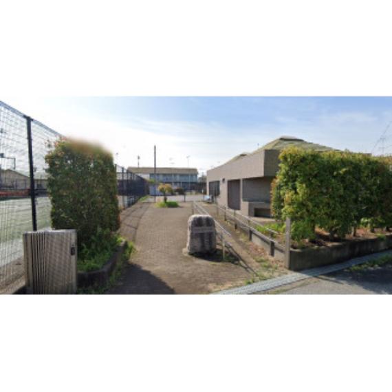 鶴巻運動公園（約120m）