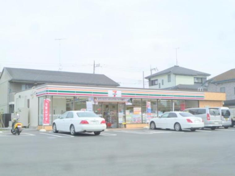 【セブン-イレブン　厚木下川入店】217m　店員さんが親切丁寧で気持ちよく買い物ができます。（約217m）
