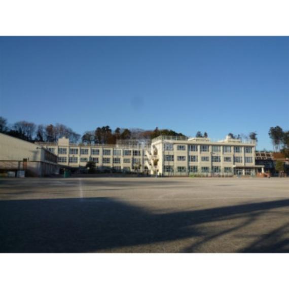 水富小学校（約1,040m）
