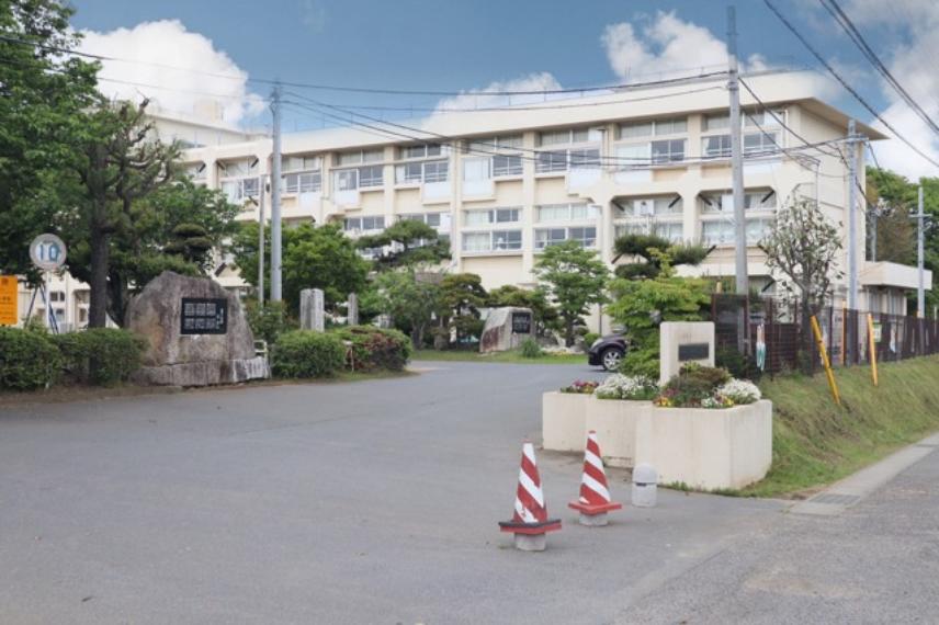 ひたちなか市立前渡小学校（約2,300m）