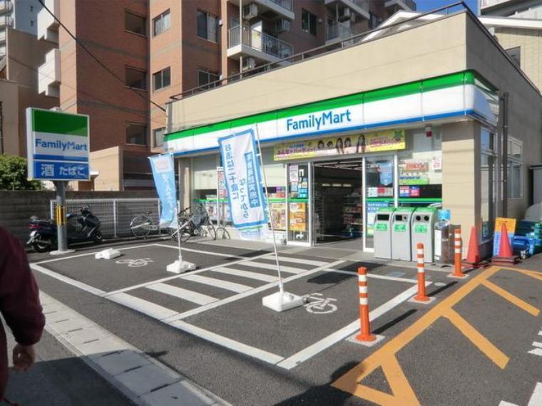 ファミリーマート松戸小金店（約850m）
