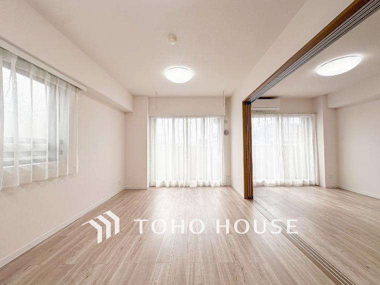 落ち着いた雰囲気に包まれた伸びやかな空間で、ゆったりと家族団らんの時間を過ごせます。