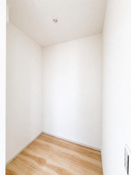 お部屋には服を沢山持っている方でも安心！ウォークインクローゼット付