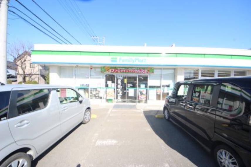 【コンビニエンスストア】ファミリーマート清瀬小金井街道店まで854m（約854m）