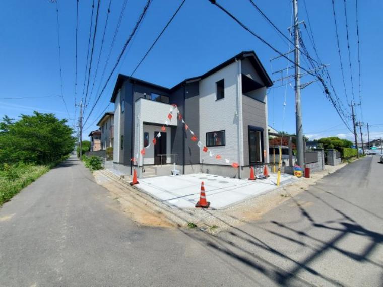 前面道路含む現地写真です