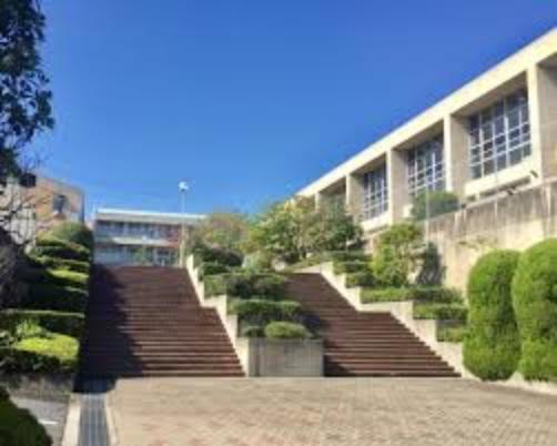 【中学校】広陵町立真美ケ丘中学校まで2500m（約2,500m）
