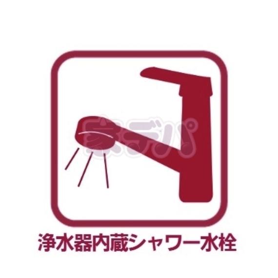 蛇口の先端に浄水器を内蔵。浄水器ごとホースを引き出せるのでシンクのお掃除も楽々