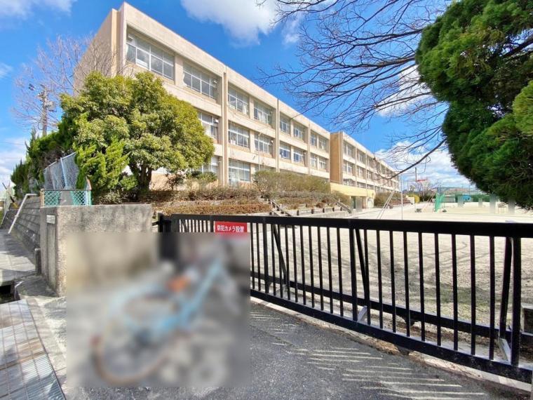 尾張旭市立 旭小学校（約1,000m）