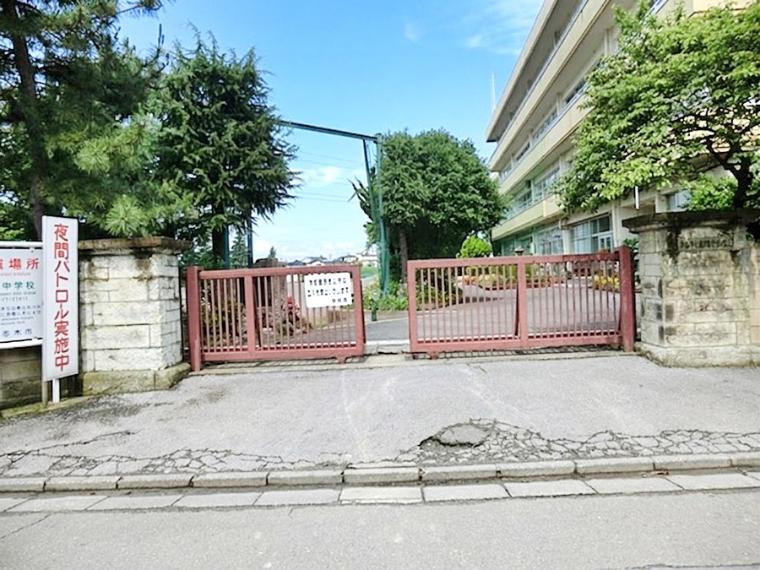 志木市立宗岡中学校（約1,400m）