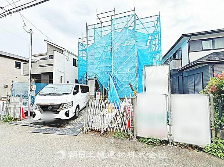 現在建築中の現場で工事進行中です。現地写真（2026年7月3日撮影）をご覧ください。